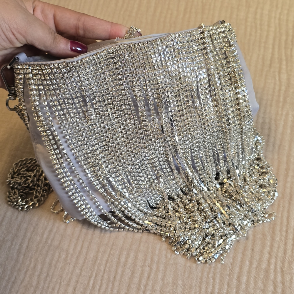 Urban Expressions Silver Fringe Crossbody Bag - Picture 2 of 5